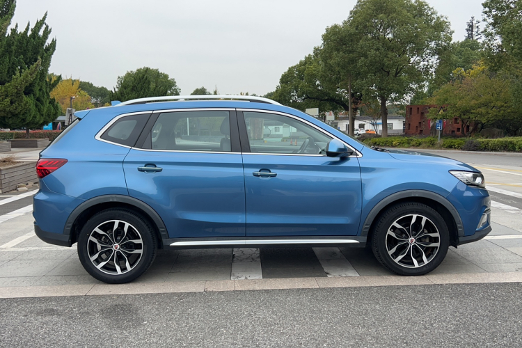 荣威RX5 2016款 20T 两驱自动互联网智享版车身外观6003