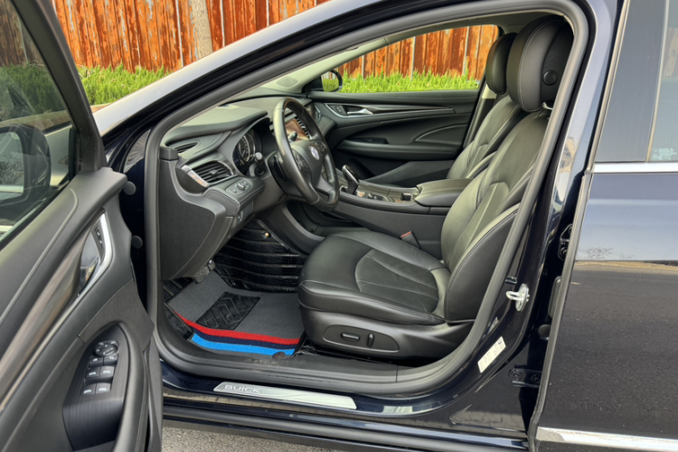 别克 君越 2021款 652T 豪华型中控内饰7001