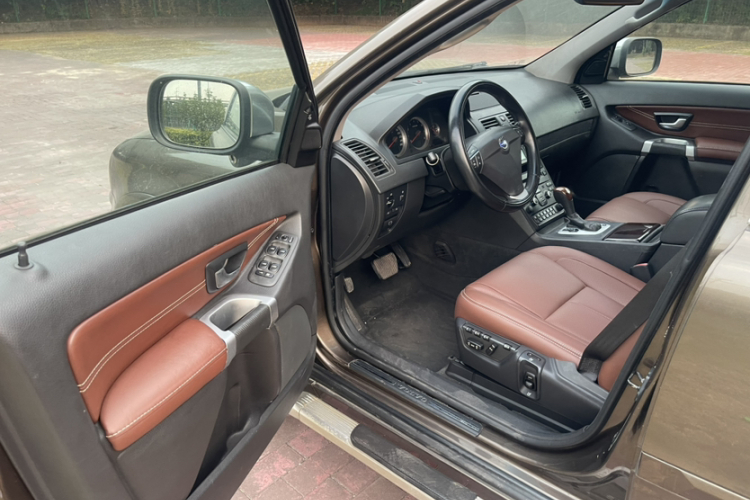 沃尔沃XC90 2013款 2.5T T5 行政升级版中控内饰7004