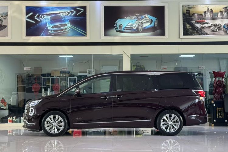 别克GL8 2022款 Avenir艾维亚 七座亲礼版车身外观6007