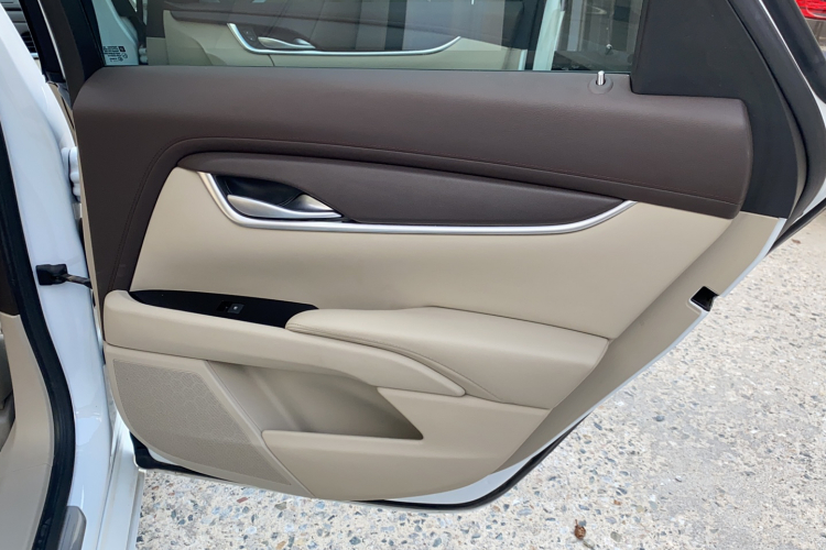 凯迪拉克XTS 2015款 28T 舒适型中控内饰7008