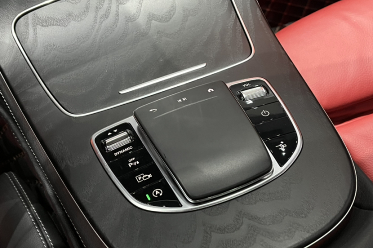 奔驰E级(进口) 2023款 E 260 轿跑车中控内饰7007