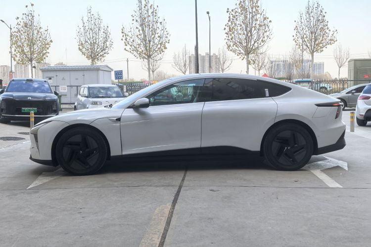 极越07 2024款 标准版车身外观6007