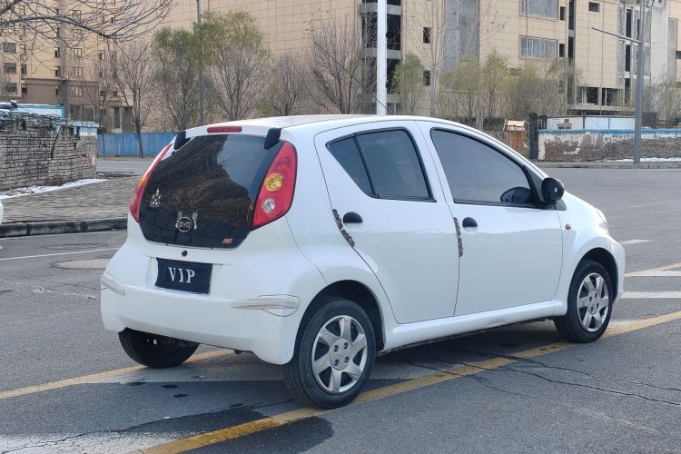 比亚迪F0 2015款 1.0L AMT 铉酷型车身外观6009