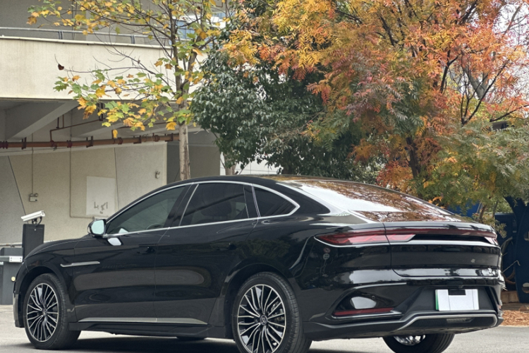 比亚迪 汉 2023款 EV 冠军版 506KM前驱尊贵型车身外观6008