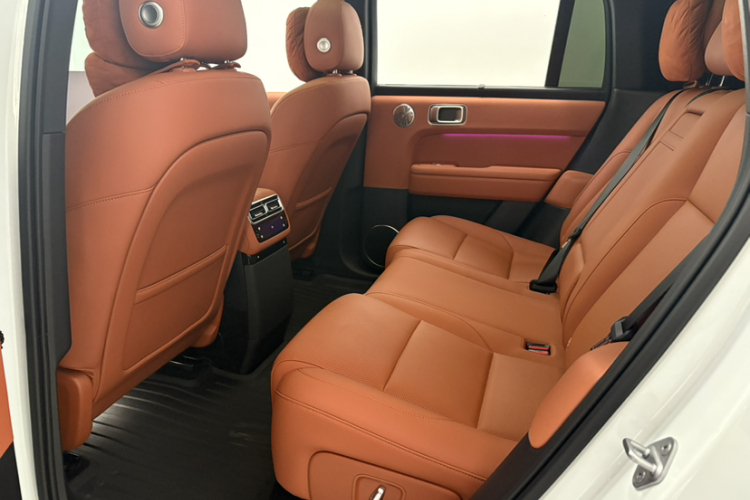 理想汽车 理想L6 2025款 Max 智能焕新版中控内饰7003