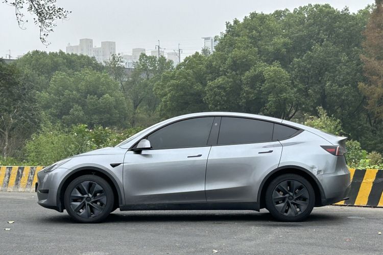 特斯拉 Model Y 2024款 后轮驱动版车身外观6004