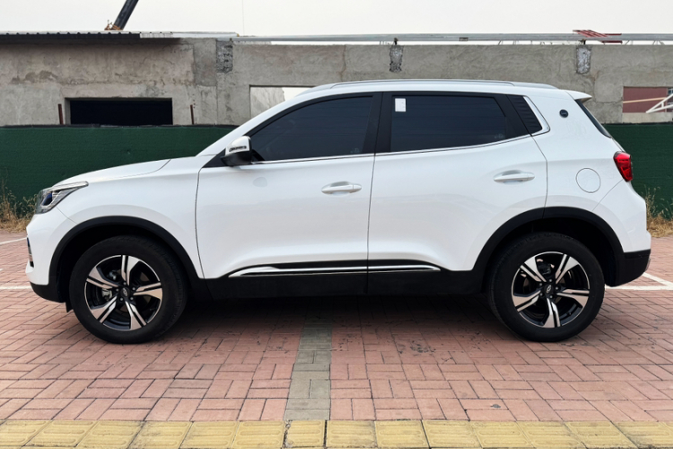 奇瑞 瑞虎5x 2024款 1.5L CVT新锐版车身外观6008