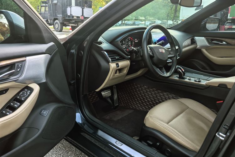 凯迪拉克CT5 2022款 28T 尊贵型中控内饰7003