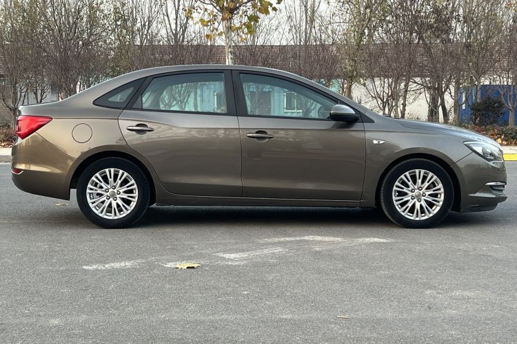 别克 英朗 2015款 15N 自动精英型车身外观6011