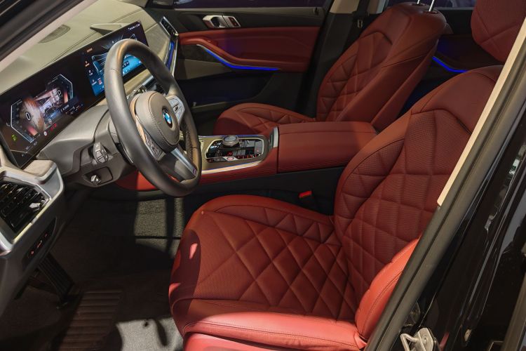 宝马X5 2023款 xDrive 30Li 尊享型M运动曜夜套装局部细节19