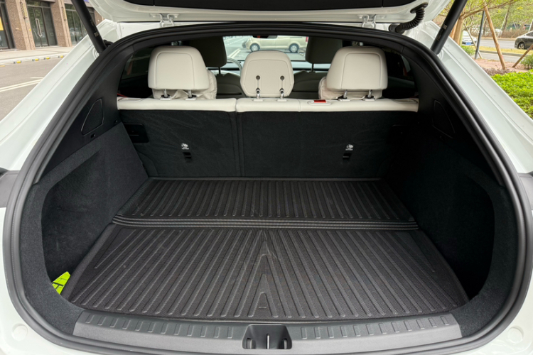 乐道L60 2024款 60kWh 四驱版中控内饰7008