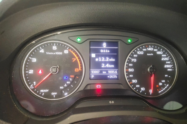 奥迪A3 2018款 30周年年型 Sportback 35 TFSI 进取型中控内饰15