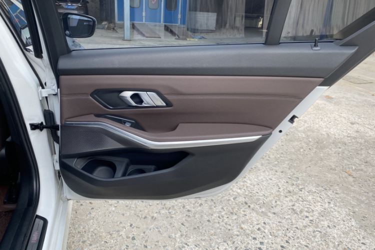 宝马3系 2020款 325Li 首发版中控内饰7007