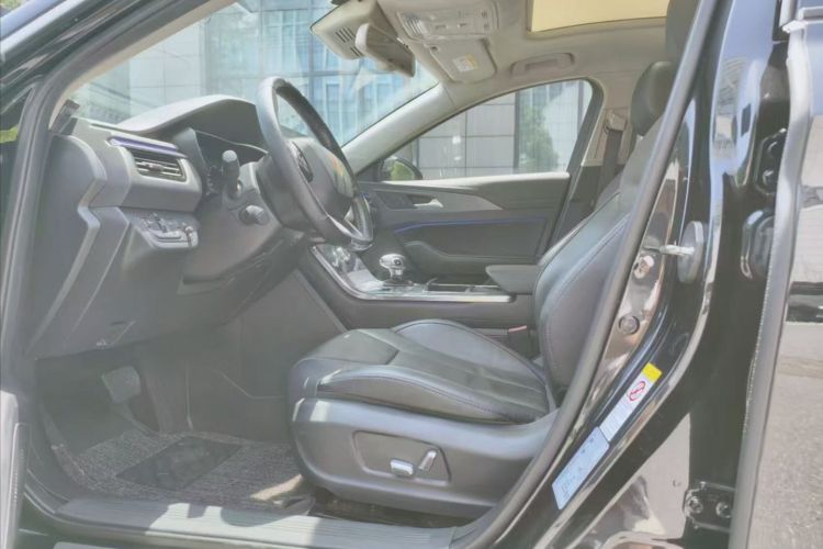 红旗H5 2020款 1.8T 自动智联旗享版中控内饰7002