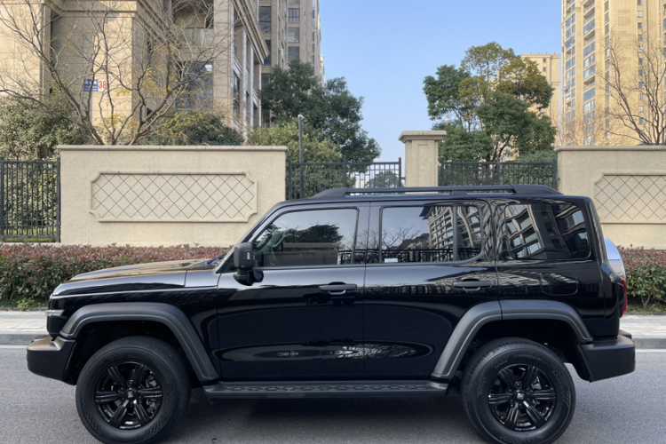 坦克300 2023款 越野版 2.0T 征服者车身外观6005