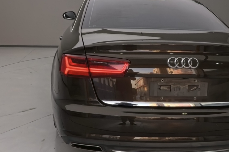 奥迪A6L 2018款 30周年年型 35 TFSI 运动型车身外观6007