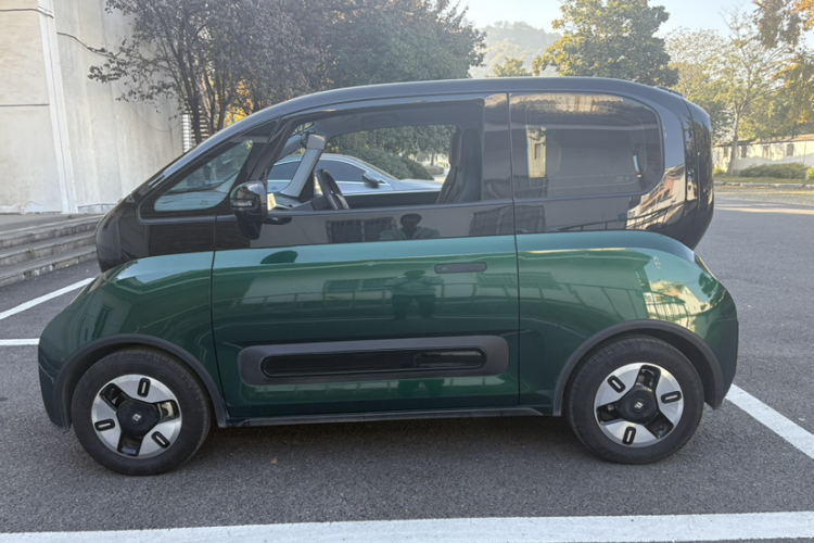 宝骏KiWi EV 2022款 设计师轻享版 三元锂车身外观6003