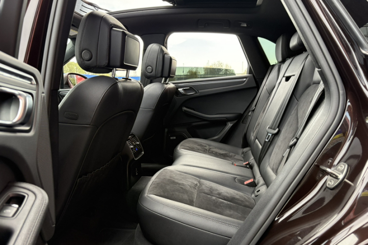 保时捷 2020款 Macan 2.0T中控内饰7013