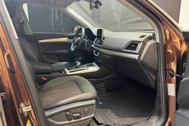 奥迪Q5L 2018款 40 TFSI 荣享时尚型 国V局部细节41