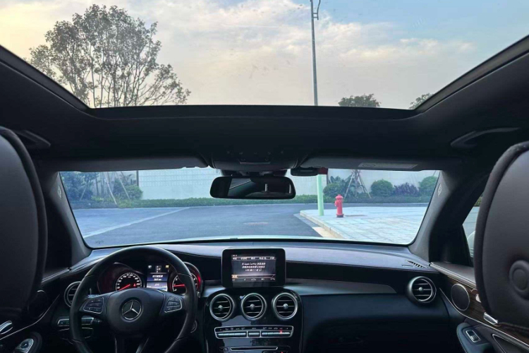 奔驰GLC 2018款 GLC 260 4MATIC 豪华型车身外观6008