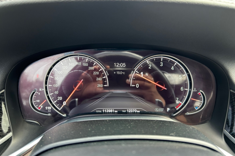 宝马7系 2018款 730Li 领先型 M运动套装中控内饰15