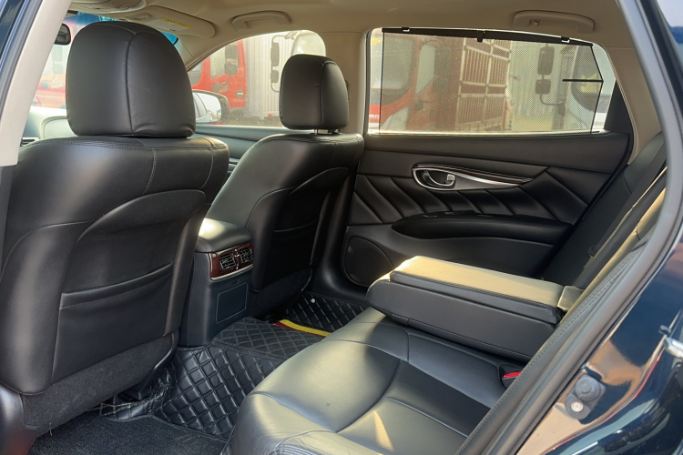 英菲尼迪Q70 2017款 Q70L 2.5L 悦享版中控内饰7002