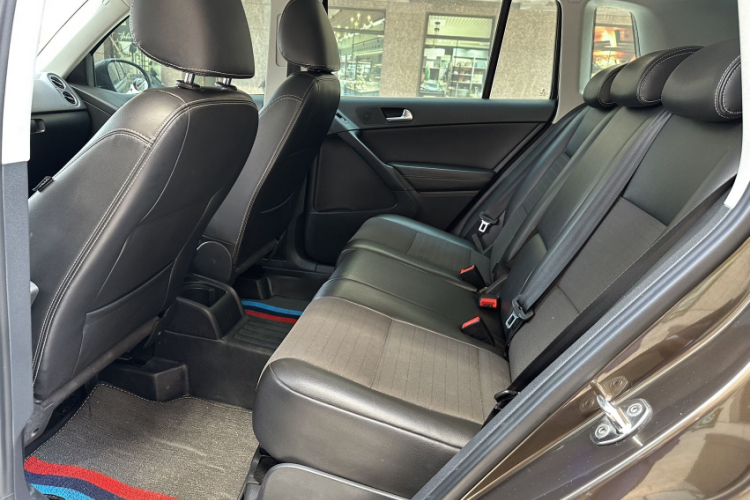 大众 途观 2016款 300TSI 自动两驱风尚版中控内饰7008