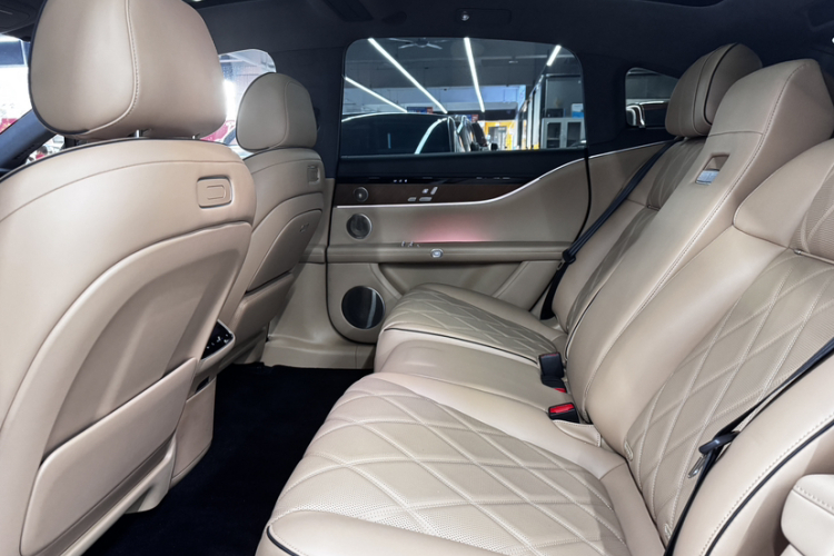 鸿蒙智行 享界S9 2024款 纯电 Ultra 四驱旗舰版中控内饰7011