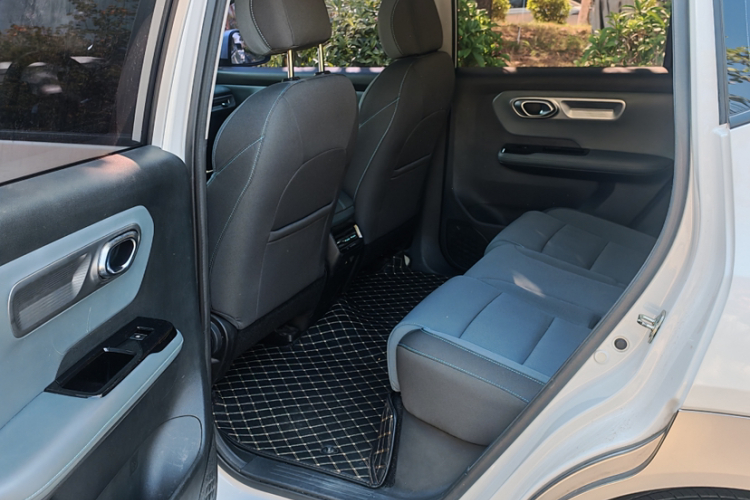 埃安 AION Y 2023款 Plus 510 乐享版中控内饰7009