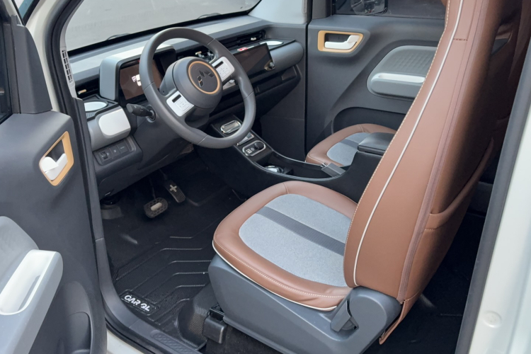 五菱汽车 宏光MINIEV 2022款 GAMEBOY 200km 玩咖款 磷酸铁锂中控内饰7001