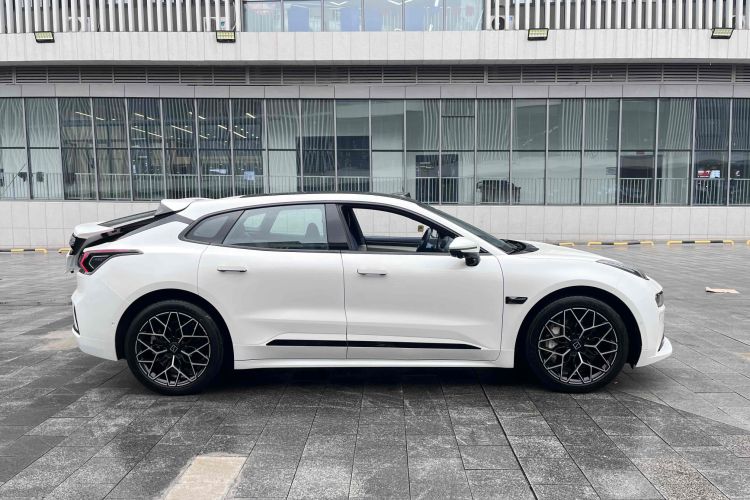 极氪001 2025款 WE版 100kWh 后驱车身外观6008