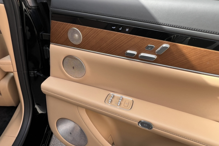 鸿蒙智行 享界S9 2024款 纯电 Ultra 四驱旗舰版中控内饰7004