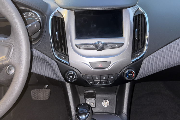 雪佛兰 科鲁兹 2018款 320 自动先锋天窗版中控内饰7007