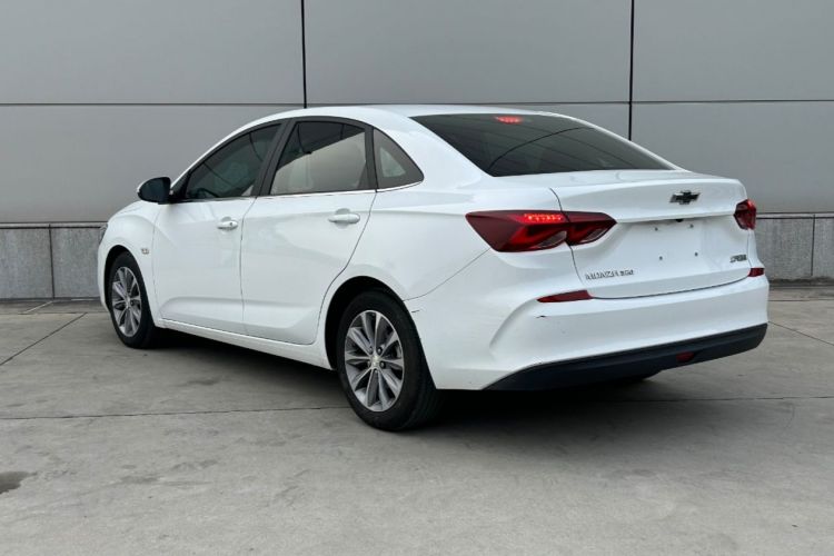 雪佛兰 科鲁泽 2022款 320 自动悦享天窗版车身外观6007