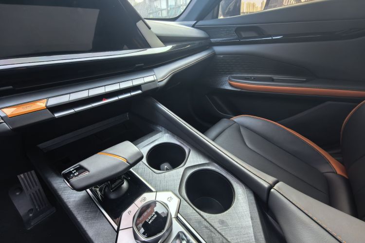 长安UNI-V 2023款 1.5T 智慧领航型中控内饰7008