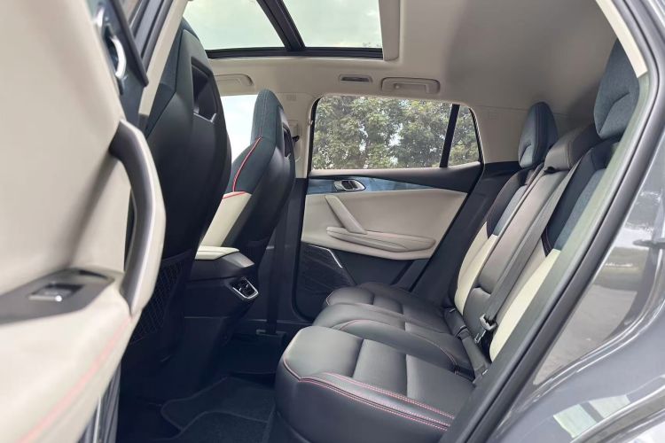 领克06 2023款 Remix 1.5T 耀Halo中控内饰7003