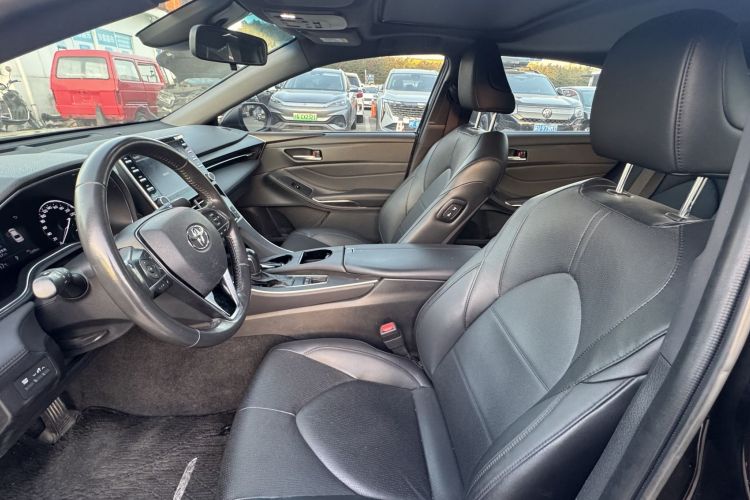 丰田 亚洲龙 2019款 2.0L XLE尊享版 国VI中控内饰7001