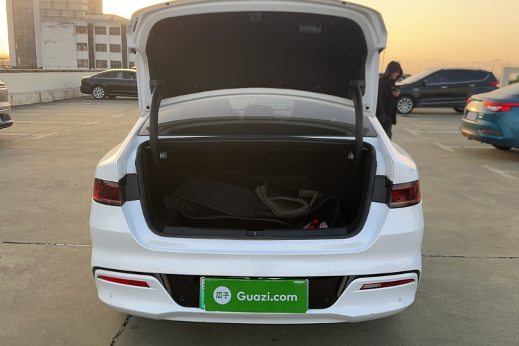 比亚迪 秦PLUS 2024款 荣耀版 DM-i 55KM领先型局部细节23