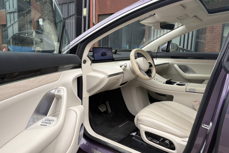 鸿蒙智行 智界R7 2024款 纯电 667km Max中控内饰7001