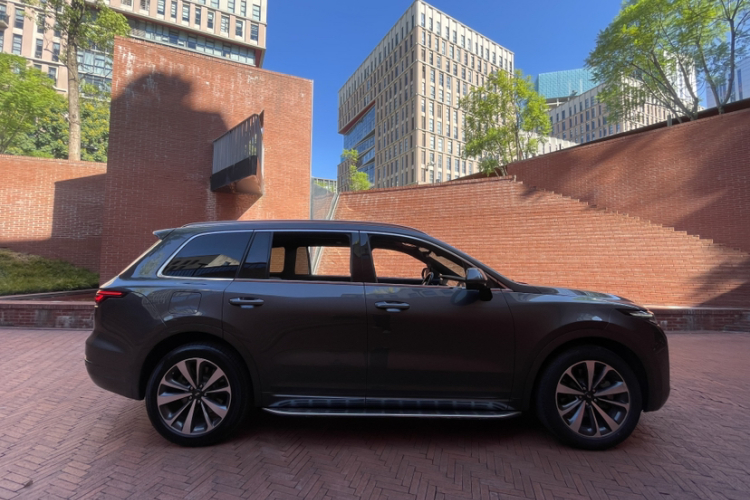 理想汽车 理想ONE 2020款 增程6座版车身外观6009