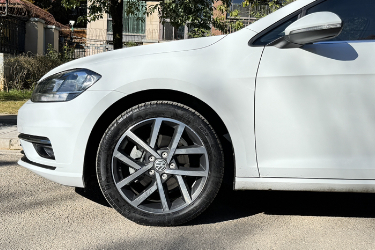 大众 高尔夫 2020款 挚爱版 280TSI DSG舒适型车身外观6004