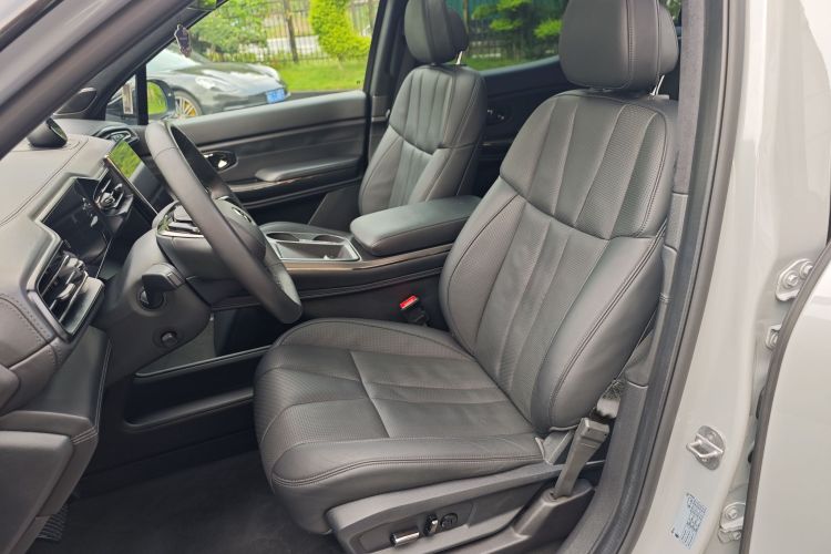 蔚来ES8 2020款 415KM 签名版 六座版中控内饰7006