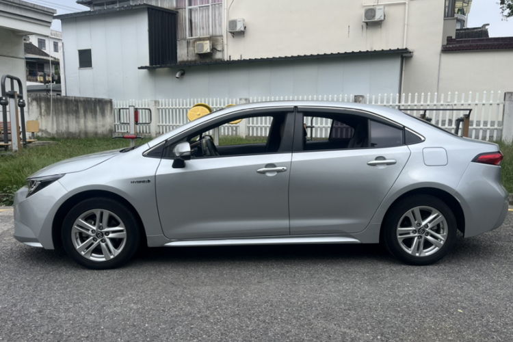 丰田 雷凌 2022款 双擎 1.8H E-CVT豪华版车身外观6005