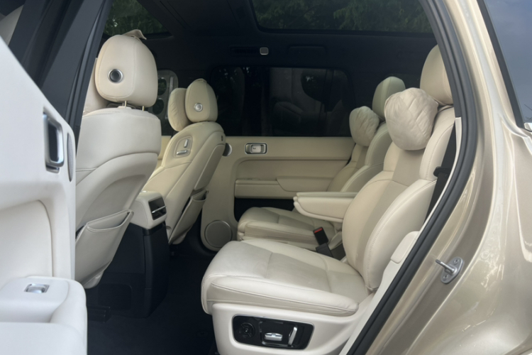 理想汽车 理想L9 2022款 Max中控内饰7003