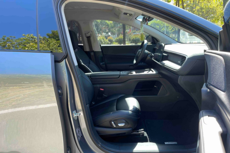 小鹏G6 2023款 755 超长续航 Pro中控内饰7011