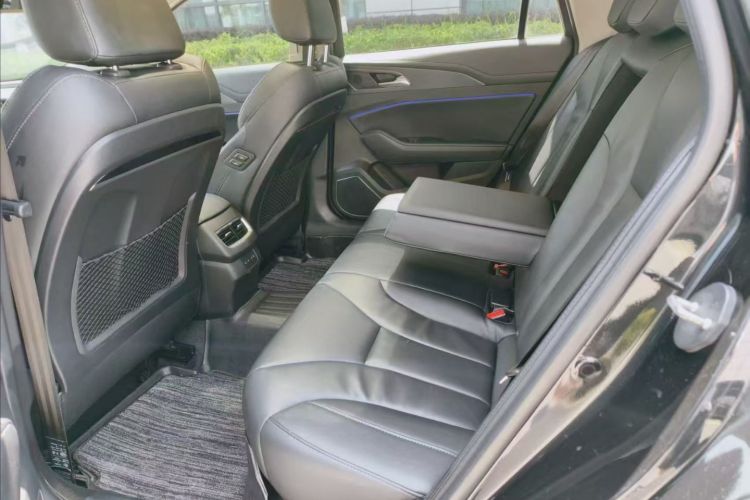 红旗H5 2020款 1.8T 自动智联旗享版中控内饰7003