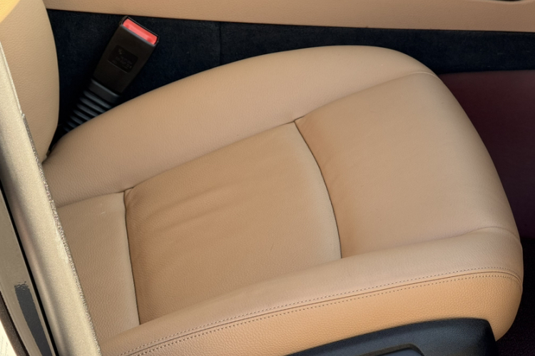 宝马7系 2014款 730Li 臻享型局部细节9006