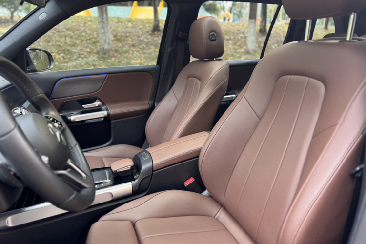 奔驰GLB 2023款 GLB 220 动感型中控内饰7002