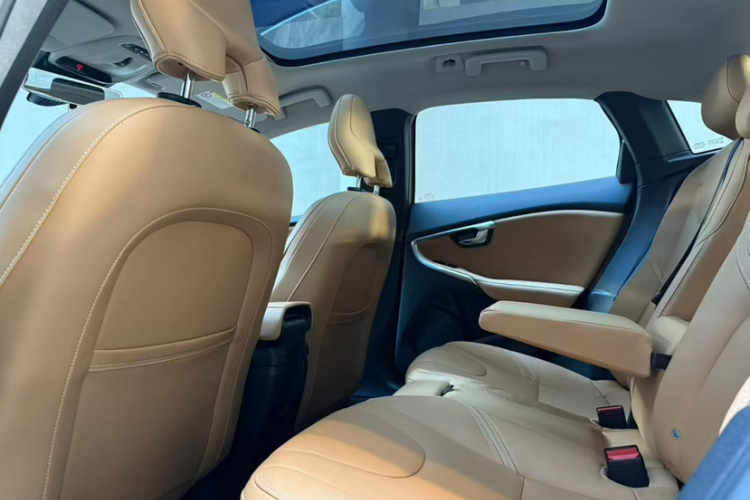 沃尔沃V40 2017款 T3 智雅版中控内饰7003